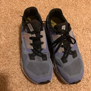 On cloud helion size w9